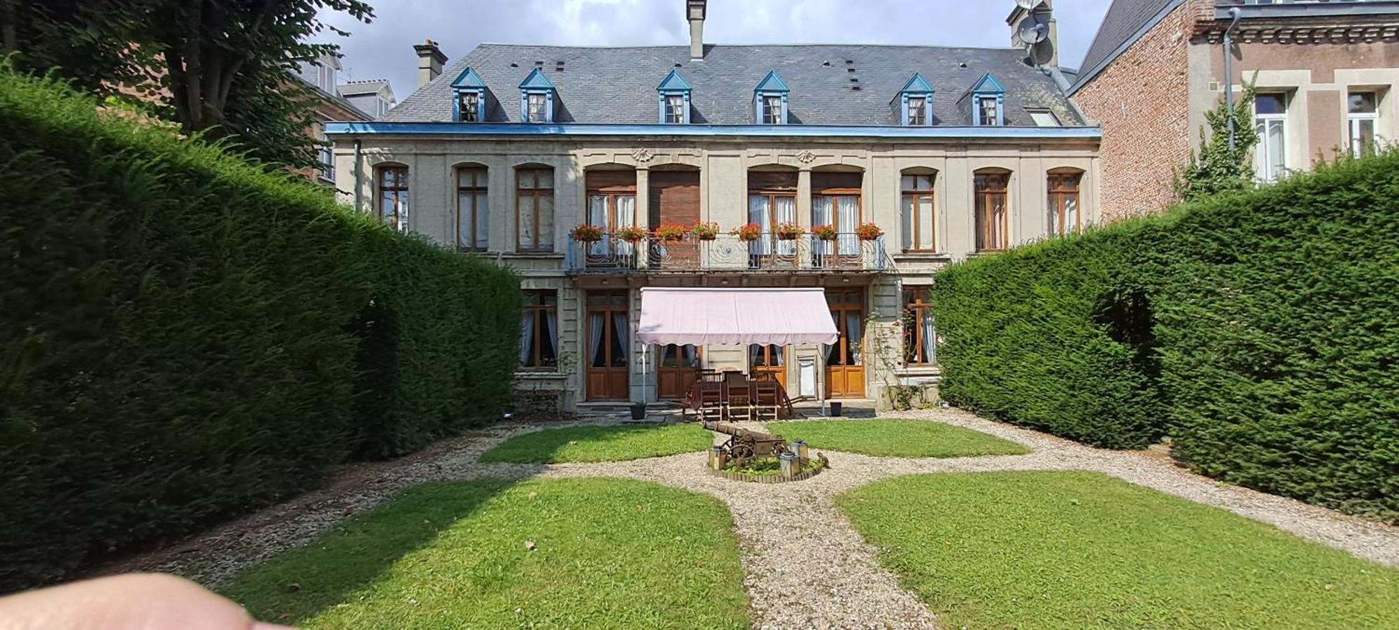 Hotel Particulier Des Canonniers Saint-Quentin  Exterior foto