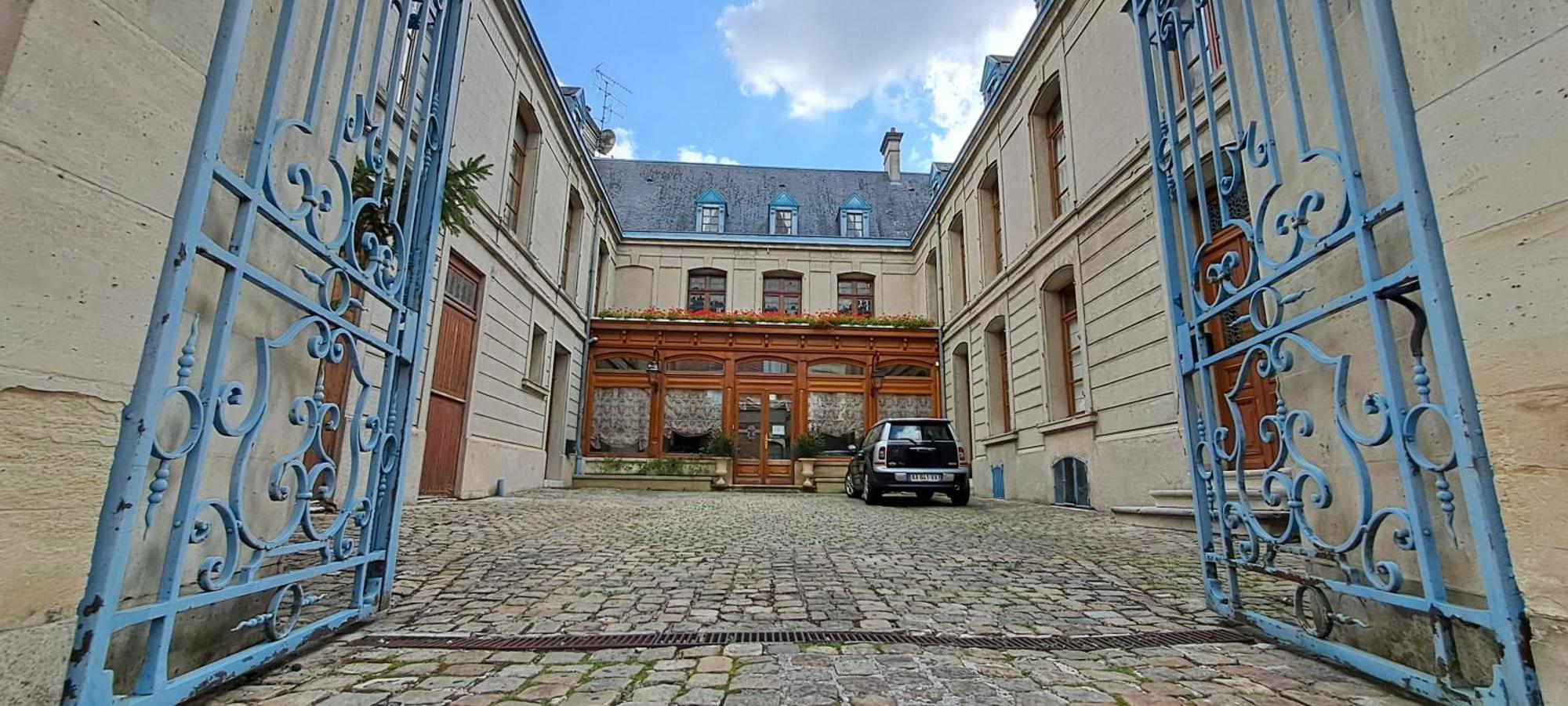 Hotel Particulier Des Canonniers Saint-Quentin  Exterior foto
